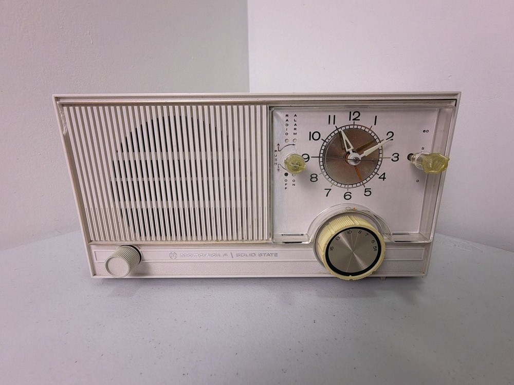Vintage Motorola Solid State Alarm Clock Radio Model XC12BN -TESTED-
