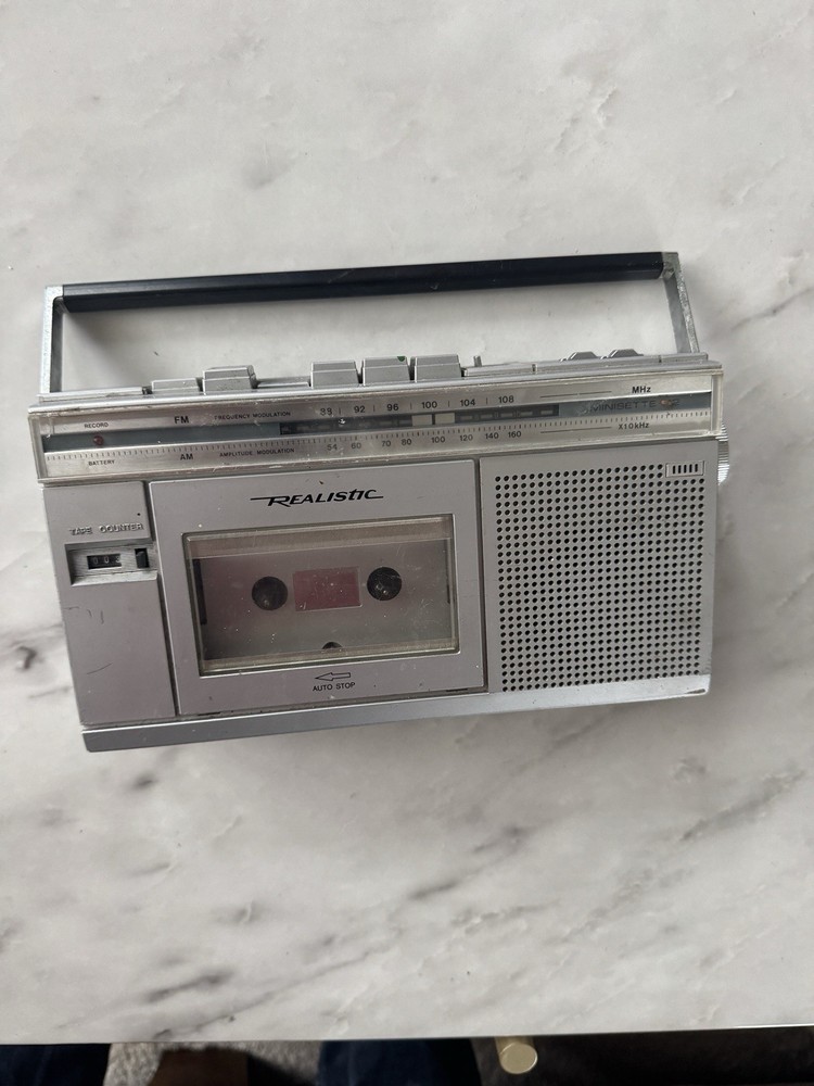 Realistic Minisette-12 AM/FM Radio Cassette Recorder Vintage Portable