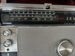 VINTAGE ZENITH ROYAL 3000 ALL TRANSISTOR TRANS-OCEANIC PORTABLE RADIO DECENT