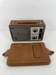 VTG READ Motorola X31N-1 All Transistor AM Portable Radio w/ Leather Case USA