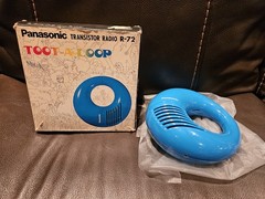 Panasonic Toot-A-Loop Transistor Radio R-72 Blue Beautiful Condition Box