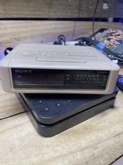 Vintage SONY Dream Machine FM/AM Digital Alarm Clock Radio ICF-C2W Tan