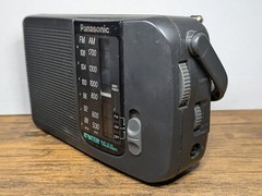 Vintage – Panasonic AM/FM Portable 8&Prime; Radio, RF-544 Battery Powered, Works