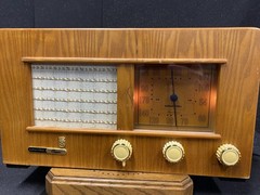 Grundig Classic Heinzelmann AD-950 Table Radio, 1990s Replica Model – Works