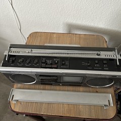 2 GENERAL ELECTRIC GE STEREO MICROCASSETTE BOOMBOX RADIO TV RARE 3XM3214E JAPAN