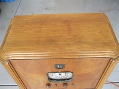 Watch video – Vintage Delco R 1129 Console Radio with Jensen–AS IS–FOR PARTS