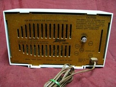 Vintage MCM light blue Zenith K511B Tube clock AM table Radio Has Loud Hum