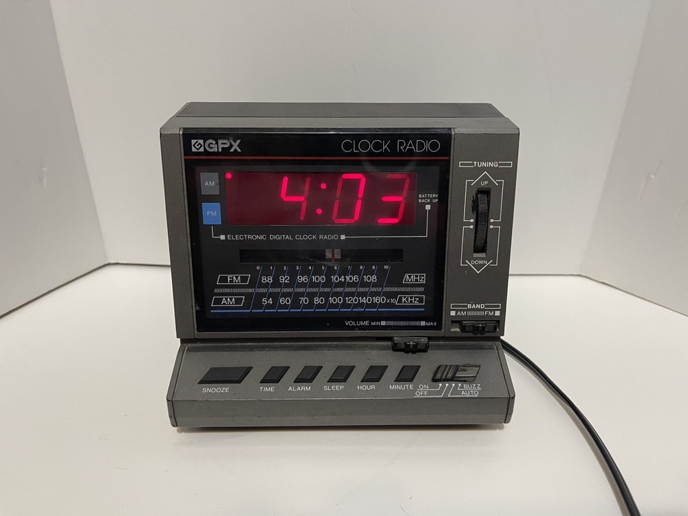 Vtg AM FM Clock Radio Alarm 120v – Battery Back-up- Tested – GPX Model D528