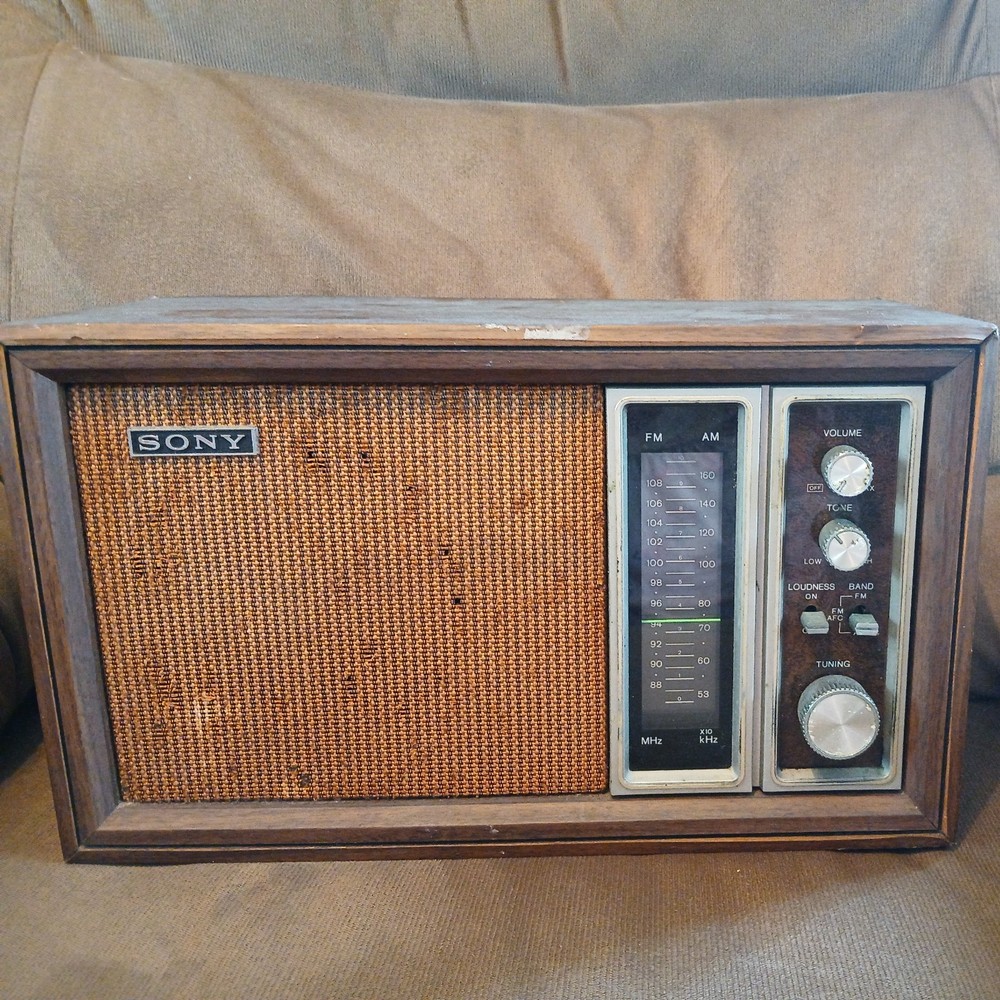 Vintage Wood Sony TFM-9450W AM/FM Radio