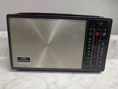 AMC Solid State SW/AM/FM SHORT WAVE PORTABLE AC/BATTERY Radio TF-316