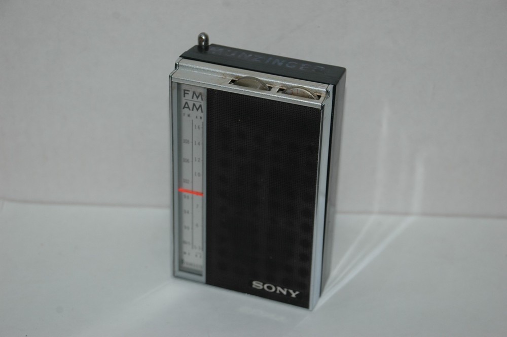 Sony TFM-825 60&rsquo;s AM/FM Pocket Radio Fair Working Free Ship (X3)
