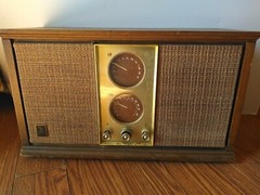 Vintage GE T-270A Dual Speaker, Solid State, AM/FM Tube Radio, Woodgrain