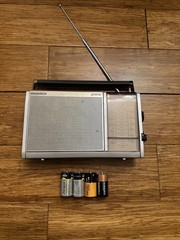 Magnavox 299 Portable Radio AM/FM Tested Works /battery NO Power Cord
