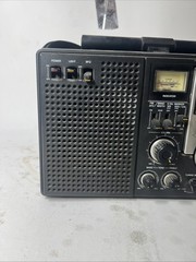 Vintage PANASONIC RF-2200 8 Band Short Wave Radio AM/FM Not Tested