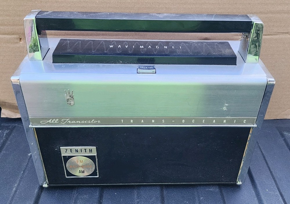Zenith Trans-Oceanic FM-AM Multiband Royal 3000-1 Radio w/ Owner Manual Untest