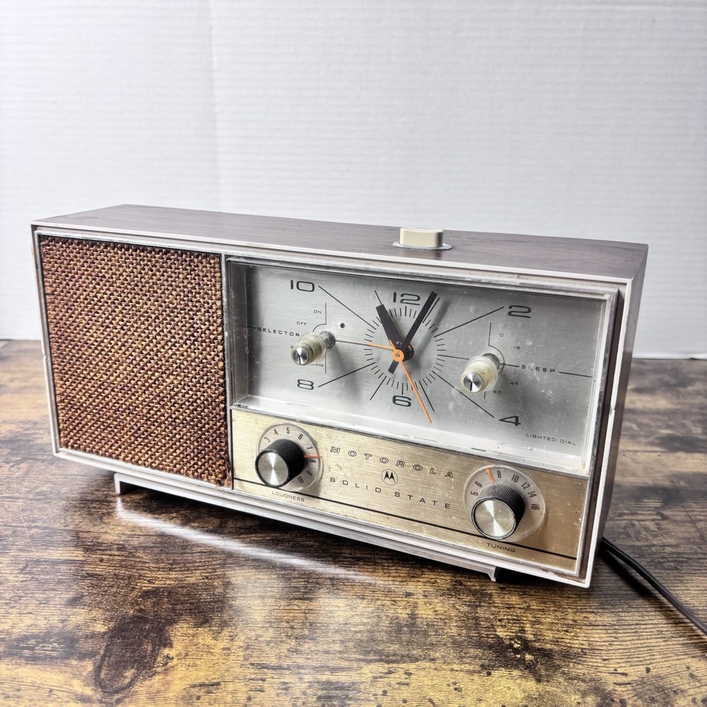 Vintage Motorola Solid State Clock Radio Mode XC33FW – Light Doesn’t Work