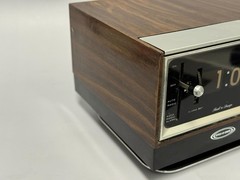 ZENITH C472W-3 Circle of Sound Flip Clock AM/FM Radio Woodgrain Radio *Finicky