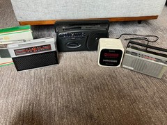 LOT 4 Vintage retro radios Sony General Electric Lennox Hanimex 1970s 1980s