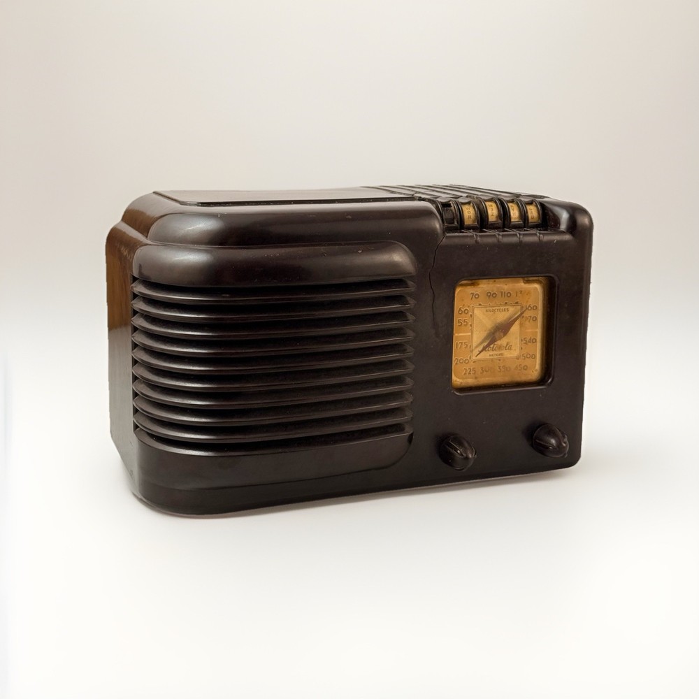 Working Motorola Tube Radio 1939 Art Deco Design Bakelite Model 61A MID CENTURY
