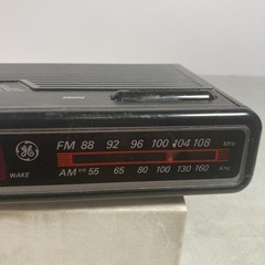 VINTAGE 1980s GE ALARM CLOCK RADIO Black MODEL 7-4612BKB – Everything Works