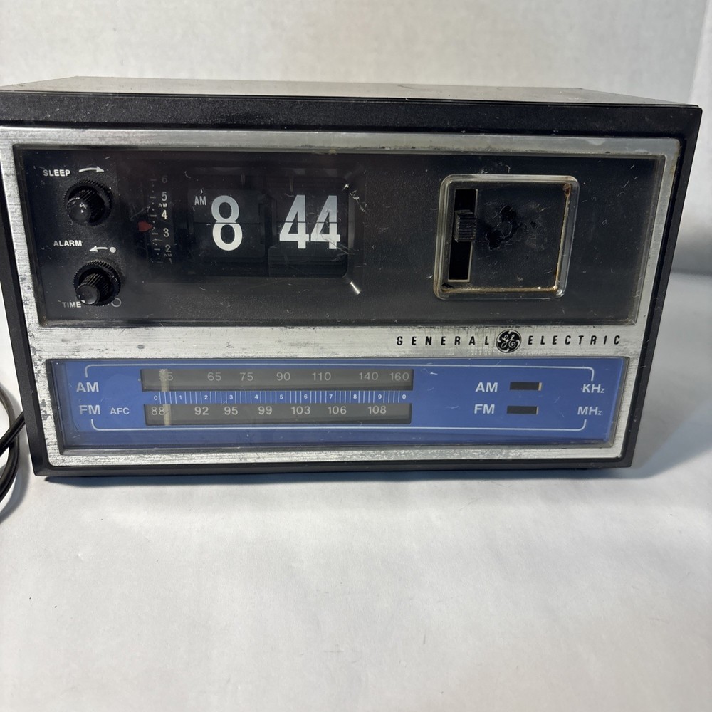 General Electric AM/FM Flip Clock Radio Alarm Made Singapore Parts Only