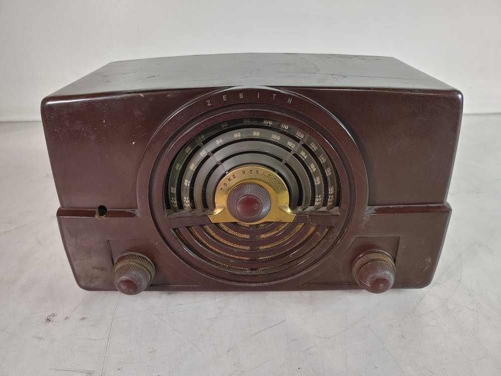 Vintage Zenith 7H820Z 1948 Bakelite FM Long Distance Tube Radio – For Parts