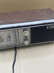 Jade Clock Radio AM/FM Wood grain Alarm Vintage Retro