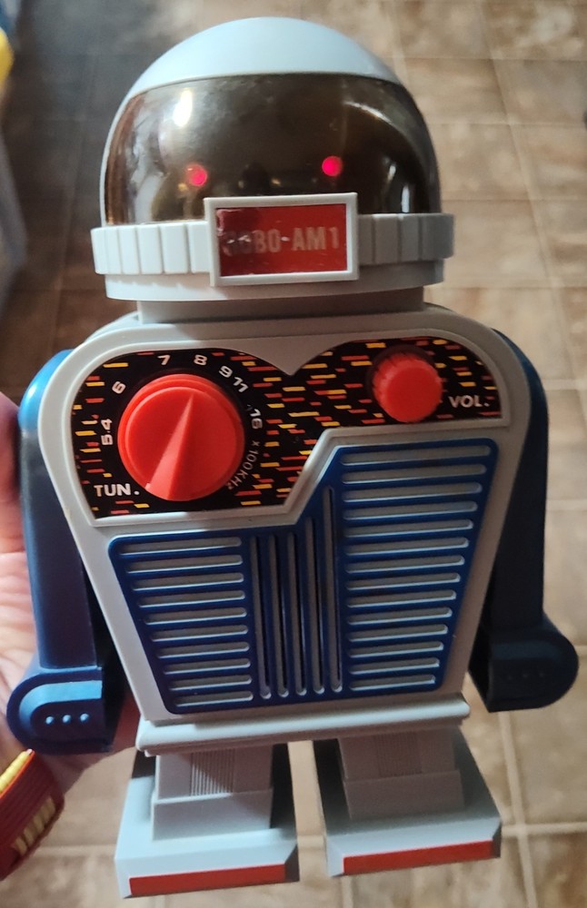 Vintage 1980s Robot AM Radio ROBO-AM1 Glowing Red Eyes Lights RARE (Tested-READ)