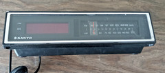 Vintage 1980&rsquo;s SANYO Model RM 5100 Woodgrain AM/FM Clock Radio Working 100%