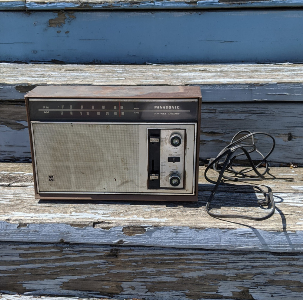 VTG Panasonic Solid State FM-AM 2-Band Radio Model RE-7329 MCM Japan