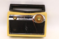 Motorola Yellow Portable Radio With Rotating Handle Antenna Model 5p32Y
