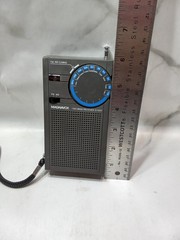Magnavox D1000 Pocket Radio 2 Band Receiver Tested/Works Vintage