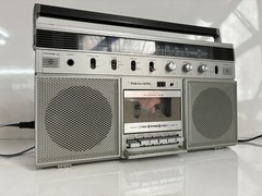 vintage Realistic Model 14-775 AM/FM radio