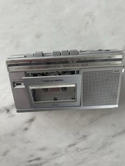 Realistic Minisette-12 AM/FM Radio Cassette Recorder Vintage Portable