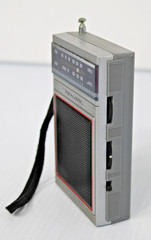 Vintage Realistic Portable Pocket AM/FM Radio Shack/ Tandy Silver Plastic- Works