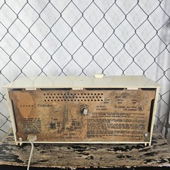 TESTED Vintage 50’s Sears Silvertone Mid Century Ivory AM Clock Tube Radio #5033