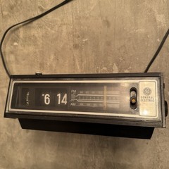 General Electric Flip Alarm Clock AM/FM Radio Model No 7-4410C Needs Repair