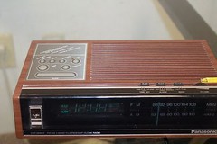Vtg PANASONIC AM FM 2-Band Fluorescent Clock Radio Model RC-6130