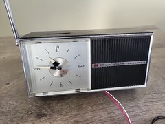 Vtg Bulova Mid-Century Alarm Clock Radio 1950&rsquo;s AM-FM car adapter 6v