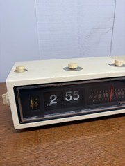 Vintage Panasonic Woodgrain Flip AM Radio Alarm Clock RC-1282 RARE-WORKS