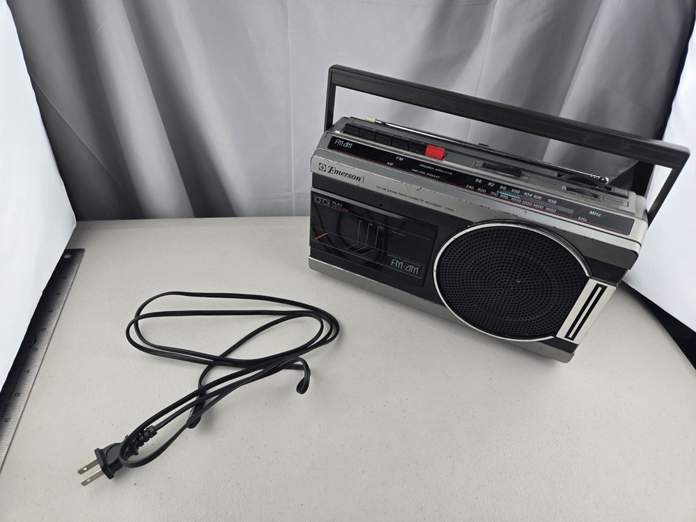 Emerson FM/AM 2-Band Radio Cassette Recorder MODEL#K3663 Tested & Working