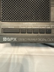 GPX Vintage AM/FM Digital Alarm Clock Radio Model DS584 left speaker not working