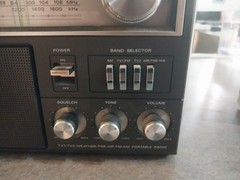 VTG Hitachi KH 1650HR Portable Radio Am/Fm/Weather/PSB/ TV1 Tv2 Great Condition
