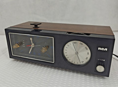 RCA Solid State RZD417W AM Clock RADIO FOR PARTS Wood Grain 60s Taiwan PROP VTG