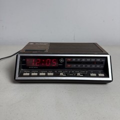 VTG GE AM/FM Two Wake Times Clock Radio-RedDisplay-Model No 7-4616A-Works!