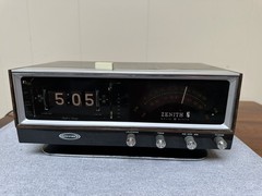 ZENITH C472W-3 Circle of Sound Flip Alarm Clock, AM/FM Radio AS IS Radio Works
