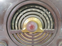 Vintage Zenith 7H820Z 1948 Bakelite FM Long Distance Tube Radio – For Parts