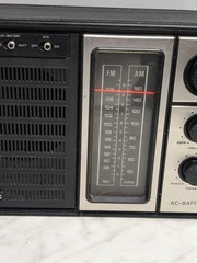VINTAGE 1970&rsquo;S PANASONIC RF-915 AM/FM PORTABLE RADIO, W/ ANTENNA & HANDLE