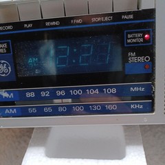 Vintage GE Alarm Clock Radio AM/FM Cassette Recorder Digital Model 7-4965A Works