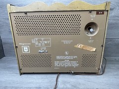 Vintage Magnavox FM049 Radio With Alarm Maple Finish Tested And Working !